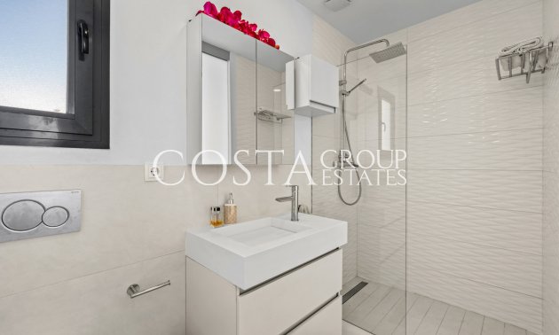 Resale - House -
Torrevieja - Torrevieja Centro