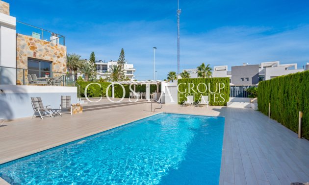 Resale - House -
Torrevieja - Torrevieja Centro