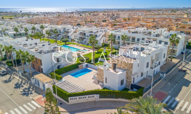 Resale - House -
Torrevieja - Torrevieja Centro