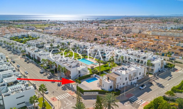 Resale - House -
Torrevieja - Torrevieja Centro