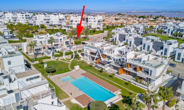 Resale - House -
Torrevieja - Torrevieja Centro