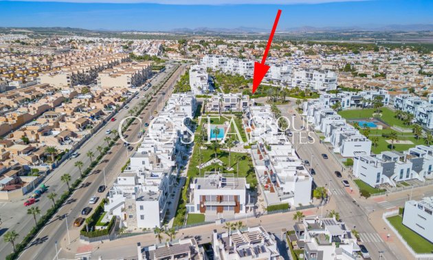 Resale - House -
Torrevieja - Torrevieja Centro