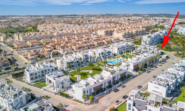 Resale - House -
Torrevieja - Torrevieja Centro