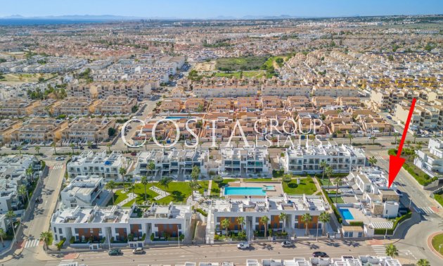 Resale - House -
Torrevieja - Torrevieja Centro