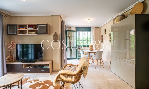 Resale - Villa -
Torrevieja - Torrevieja Centro