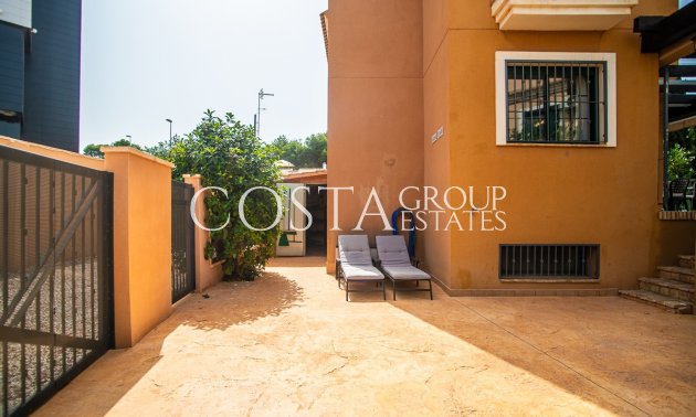 Resale - Villa -
Torrevieja - Torrevieja Centro