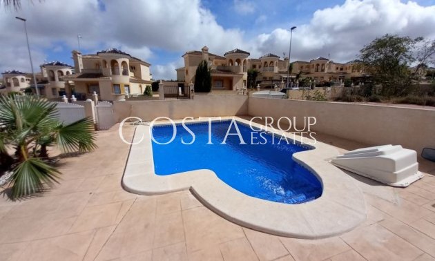 Resale - Villa -
Pilar de la Horadada - Pinar de Campoverde