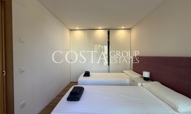 Resale - Villa -
Orihuela - Las Colinas Golf