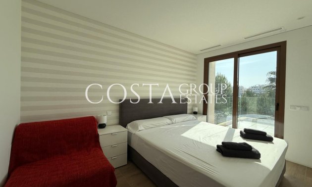 Resale - Villa -
Orihuela - Las Colinas Golf