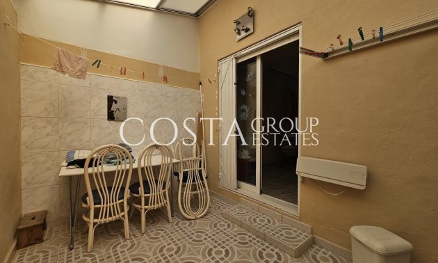 Resale - House -
Orihuela - La Zenia