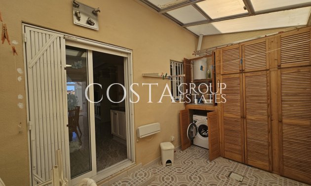 Resale - House -
Orihuela - La Zenia