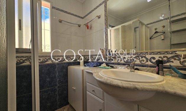 Resale - House -
Orihuela - La Zenia