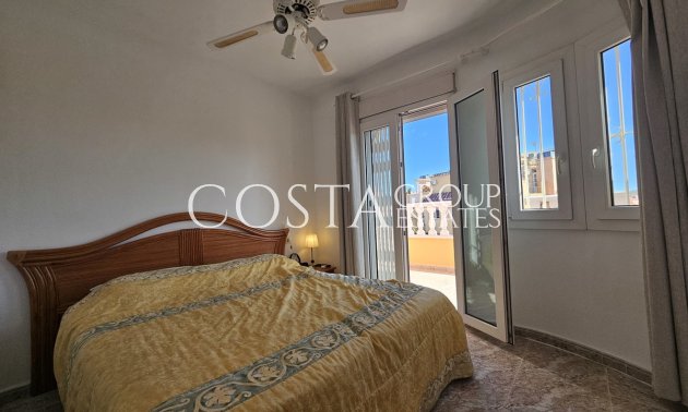 Resale - House -
Orihuela - La Zenia