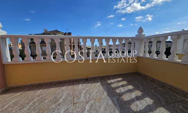 Resale - House -
Orihuela - La Zenia