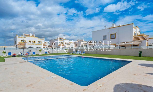Resale - Villa -
Torrevieja - Torrevieja Centro