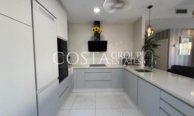 Resale - Villa -
Orihuela - Villamartin