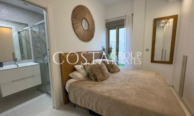 Resale - Villa -
Orihuela - Villamartin