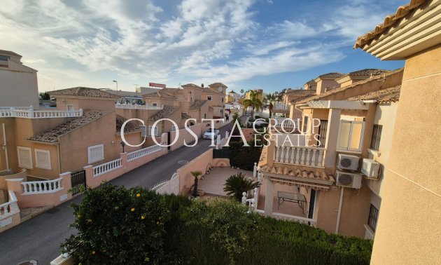 Resale - Villa -
Orihuela - Orihuela Costa