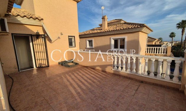 Resale - Villa -
Orihuela - Orihuela Costa