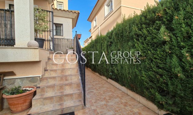 Resale - Villa -
Orihuela - Orihuela Costa