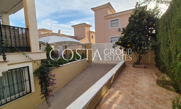 Resale - Villa -
Orihuela - Orihuela Costa