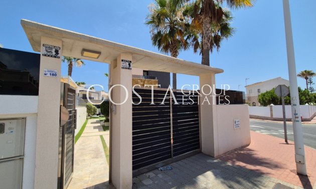 Resale - Villa -
Torrevieja - Torrevieja Centro
