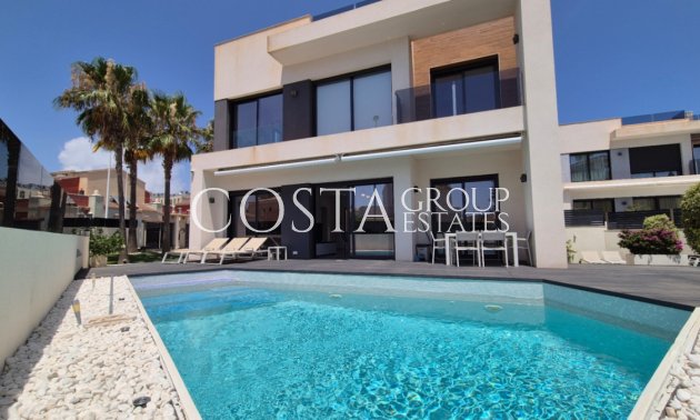 Resale - Villa -
Torrevieja - Torrevieja Centro