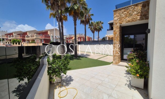 Resale - Villa -
Torrevieja - Torrevieja Centro