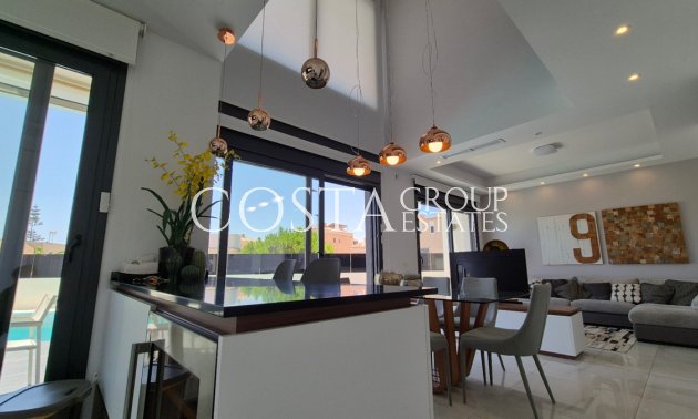 Resale - Villa -
Torrevieja - Torrevieja Centro