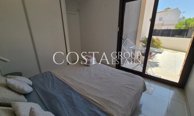 Resale - Villa -
Torrevieja - Torrevieja Centro