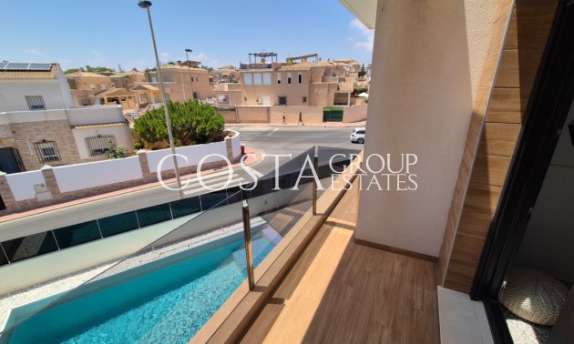 Resale - Villa -
Torrevieja - Torrevieja Centro