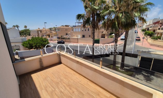 Resale - Villa -
Torrevieja - Torrevieja Centro