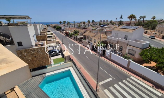 Resale - Villa -
Torrevieja - Torrevieja Centro