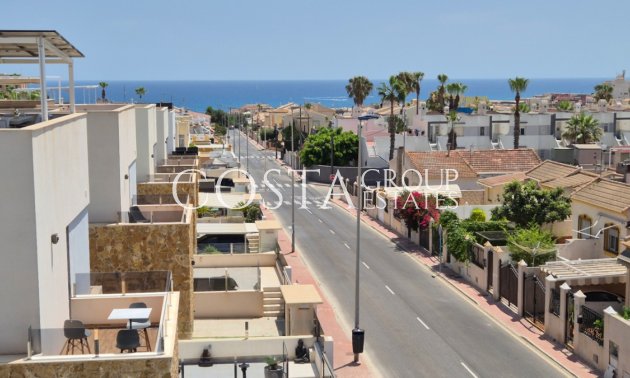 Resale - Villa -
Torrevieja - Torrevieja Centro