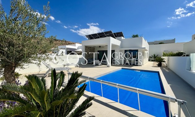 Nowy budynek - Willa -
Benijofar