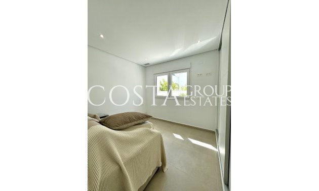 Nowy budynek - Willa -
Benijofar