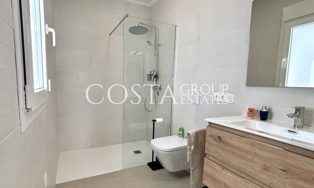 Nowy budynek - Willa -
Benijofar