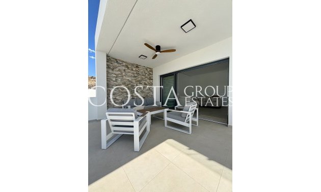 Nowy budynek - Willa -
Benijofar