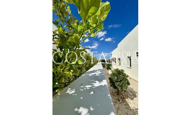 Nowy budynek - Willa -
Benijofar