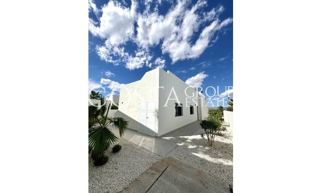 Nowy budynek - Willa -
Benijofar