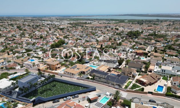 Neue Gebäude - Villa -
Ciudad Quesada