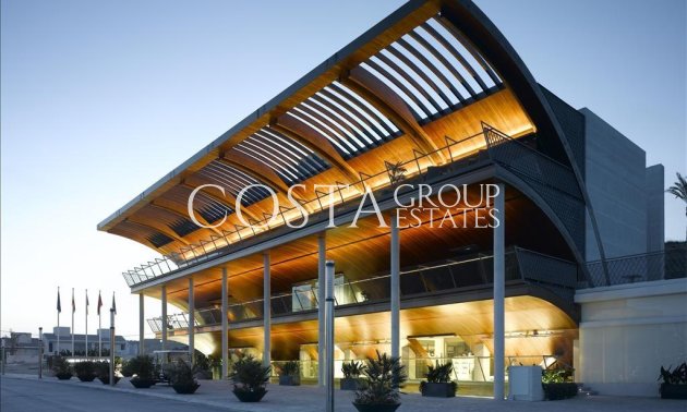 Neue Gebäude - Villa -
Peraleja Golf