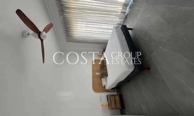 Neue Gebäude - Villa -
Polop