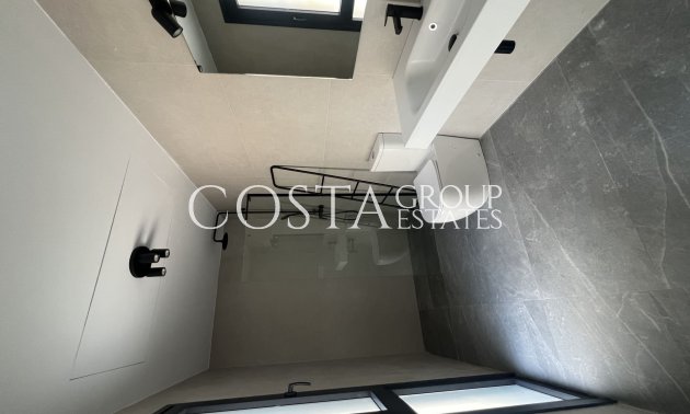 Neue Gebäude - Villa -
Polop