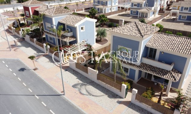 New Build - detached -
Purias