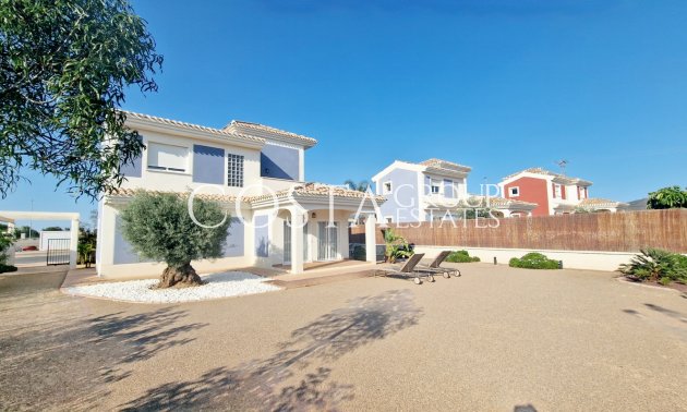 New Build - detached -
Purias