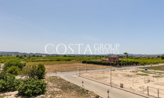 New Build - semi-detached -
Rafal