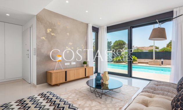 Nowy budynek - Willa -
Playa Paraiso