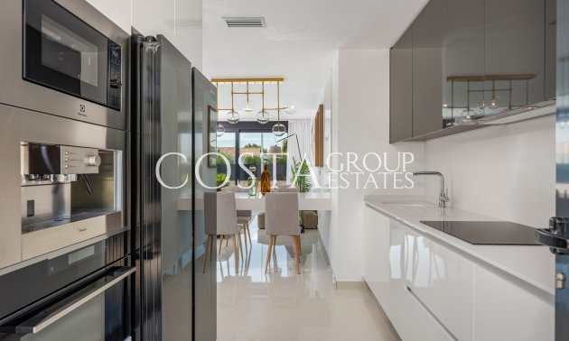 Nowy budynek - Willa -
Playa Paraiso