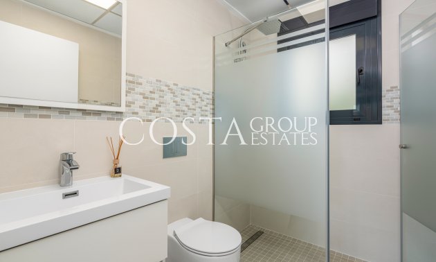 Nowy budynek - Willa -
Playa Paraiso